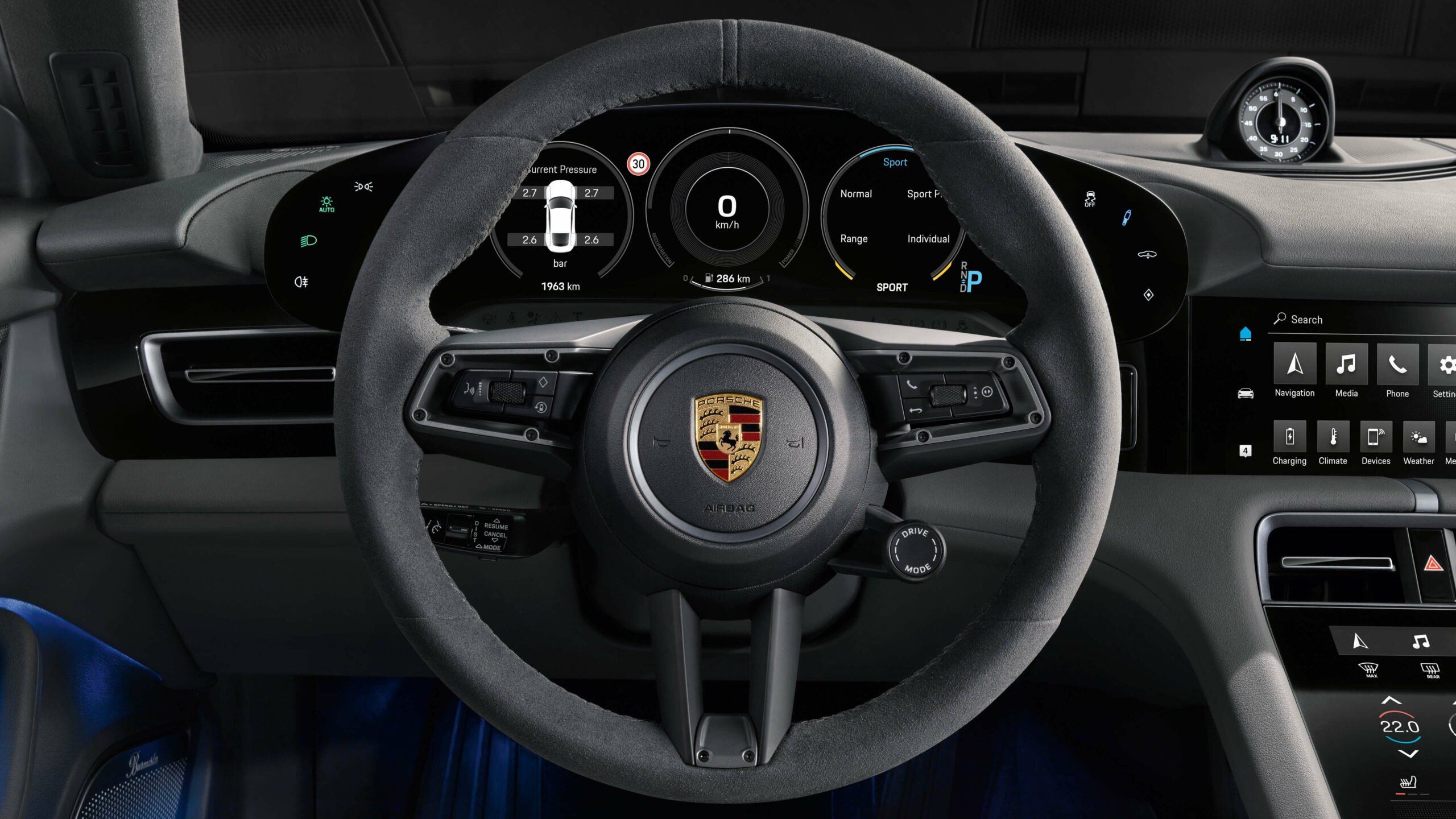 Porsche Taycan HMI and steering wheel