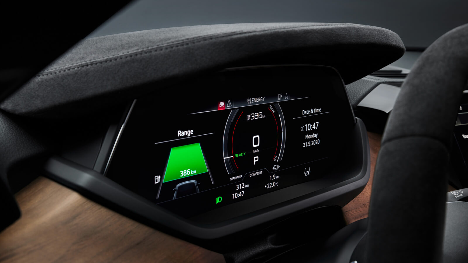 audi-etron-interior-3