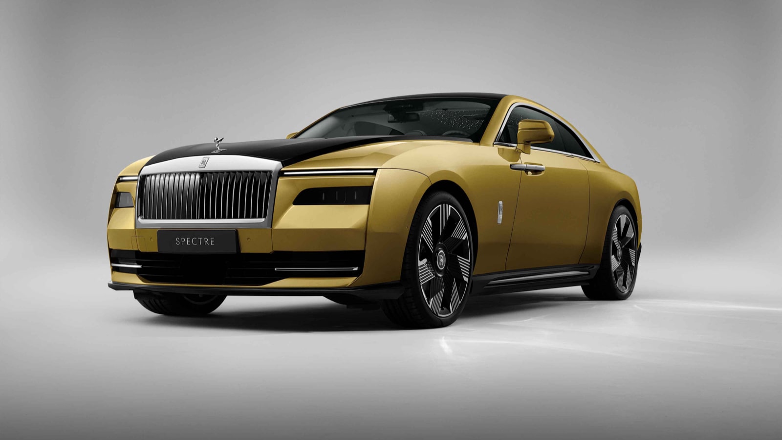 Rolls Royce Spectre Front Angle
