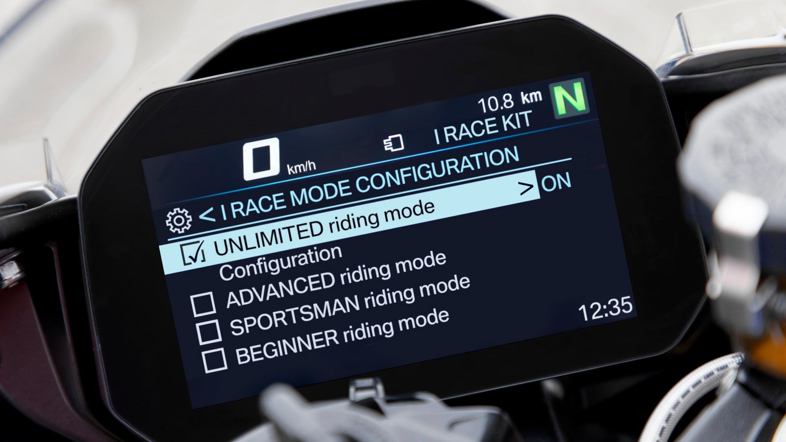 BMW S1000RR Digital Interface race mode configurator